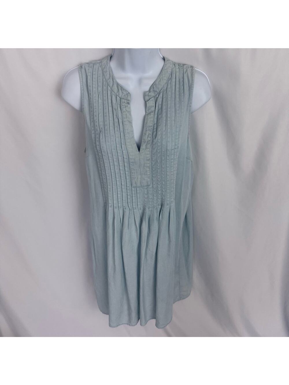Old Navy Light Blue Chambray Dress Size Medium